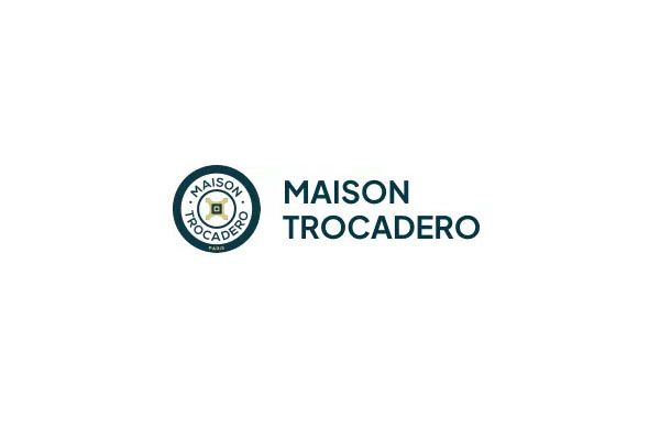 Dans un écrin confidentiel et raffiné à quelques pas de la Tour Eiffel, la Maison Trocadéro propose l’excellence en matière de greffe et de soins capillaires.