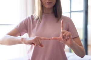 Comprendre comment soigner le doigt à ressort guide d exercices