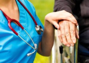 La maladie est-elle contagieuse entre humains